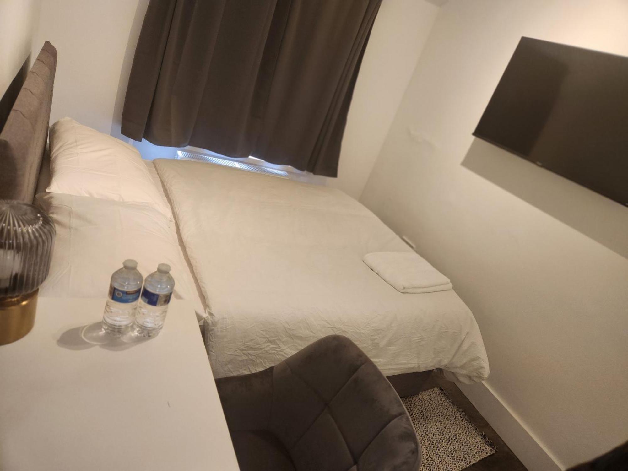 Flat With Work Station, Monitor, Smart Tv & Netflix Leilighet London Eksteriør bilde