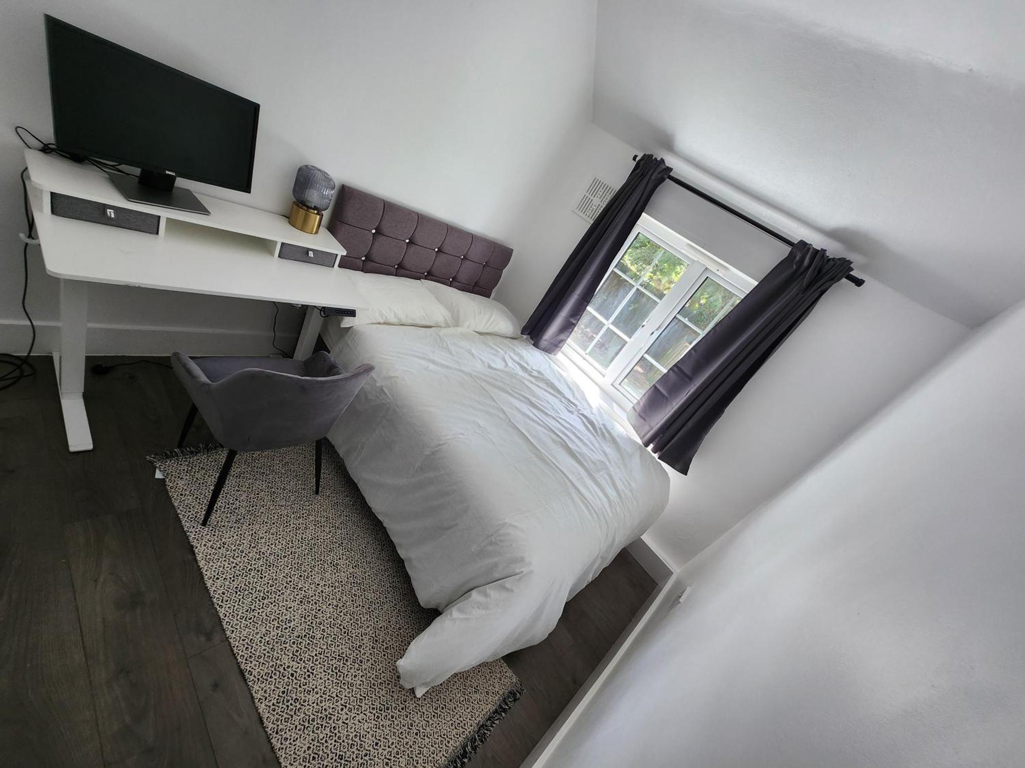 Flat With Work Station, Monitor, Smart Tv & Netflix Leilighet London Eksteriør bilde