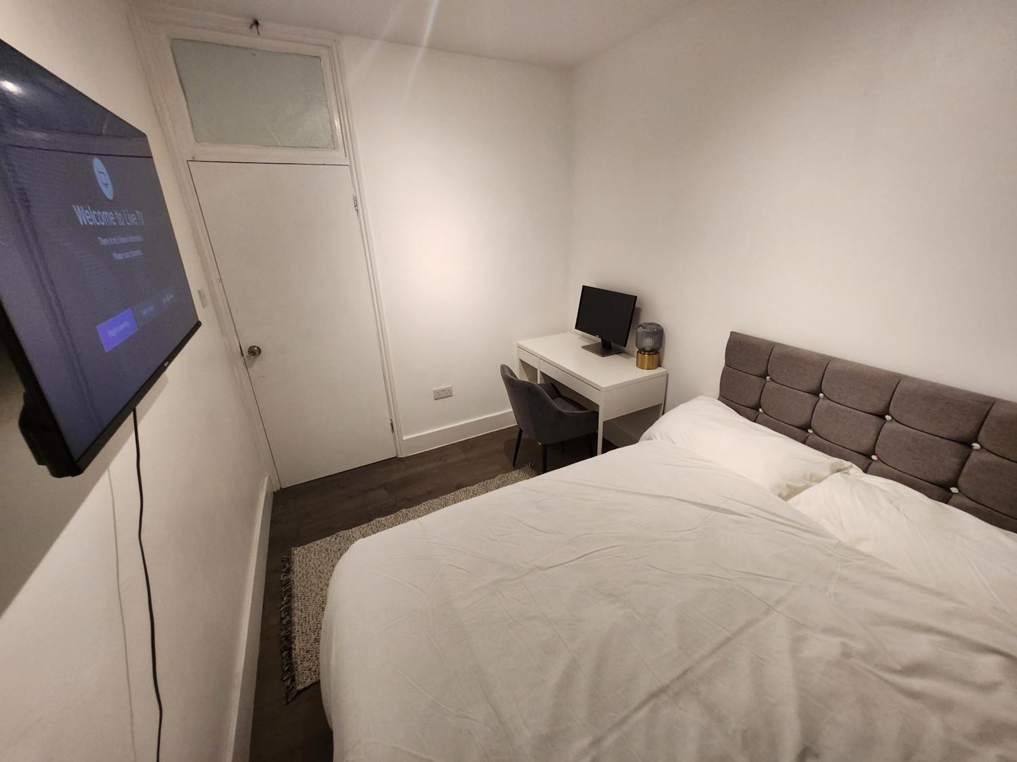 Flat With Work Station, Monitor, Smart Tv & Netflix Leilighet London Eksteriør bilde