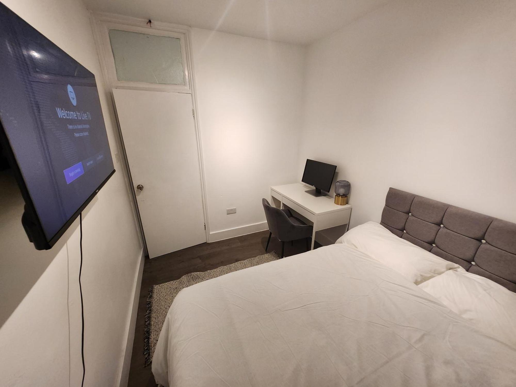 Flat With Work Station, Monitor, Smart Tv & Netflix Leilighet London Eksteriør bilde