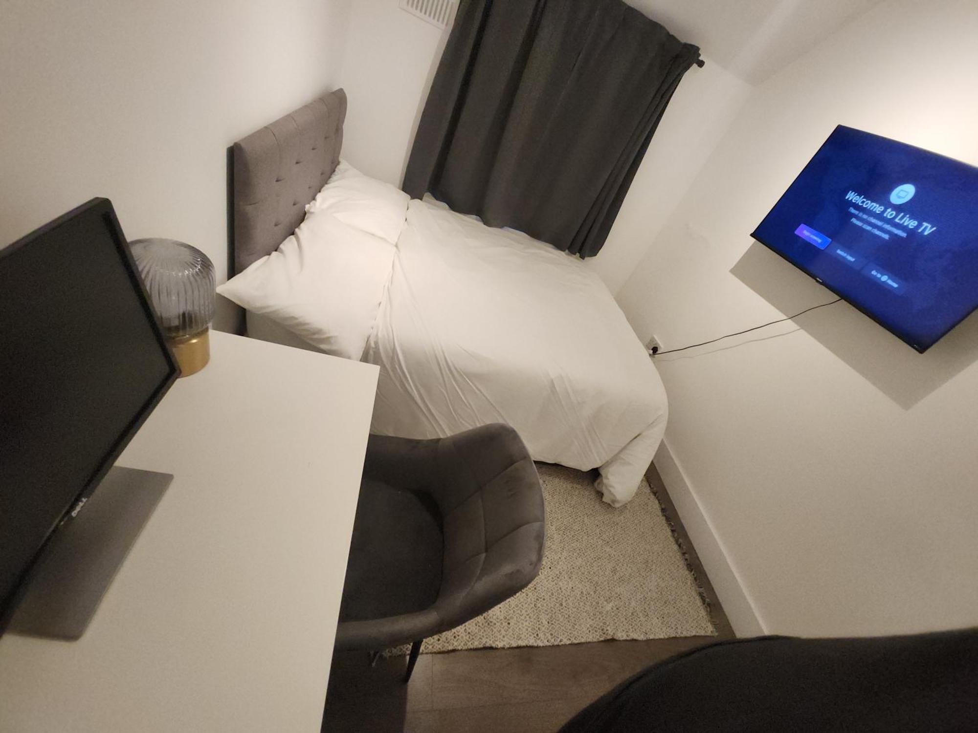 Flat With Work Station, Monitor, Smart Tv & Netflix Leilighet London Eksteriør bilde