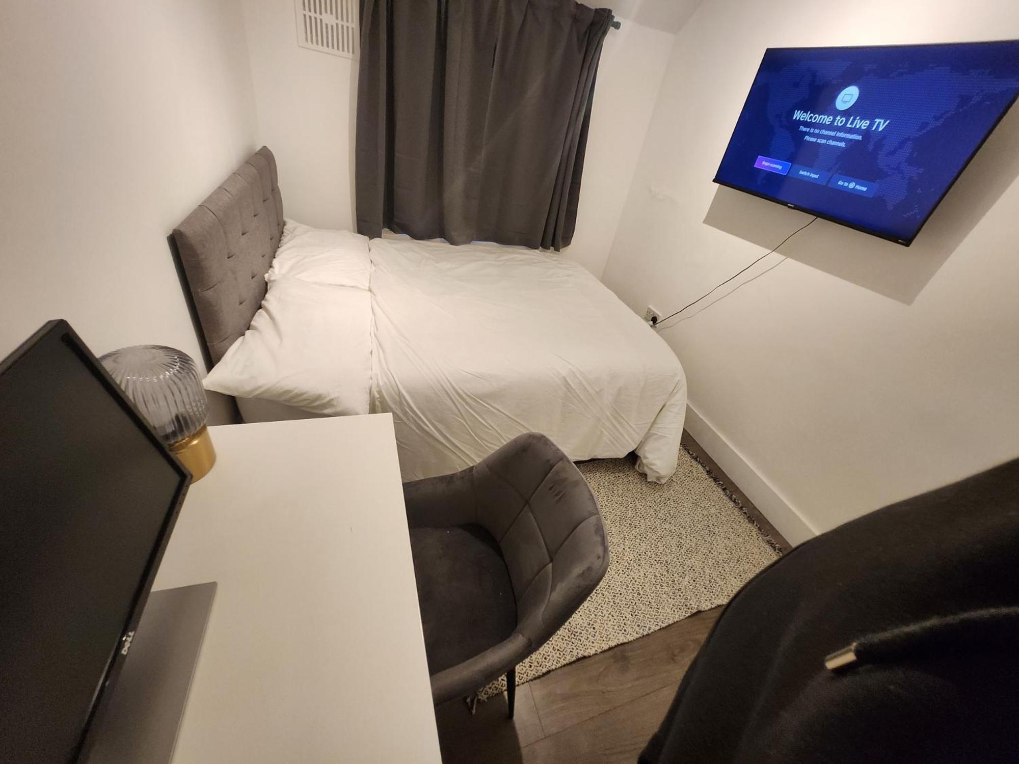 Flat With Work Station, Monitor, Smart Tv & Netflix Leilighet London Eksteriør bilde