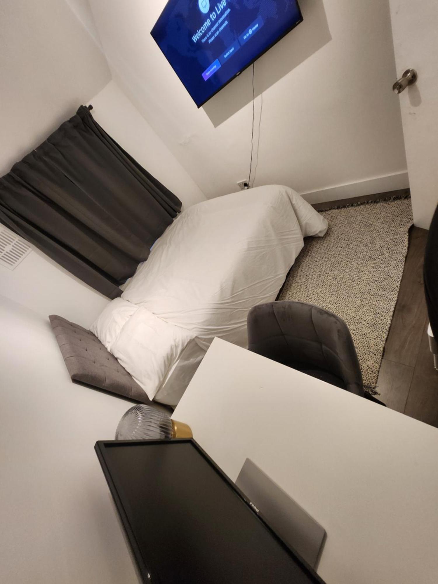 Flat With Work Station, Monitor, Smart Tv & Netflix Leilighet London Eksteriør bilde