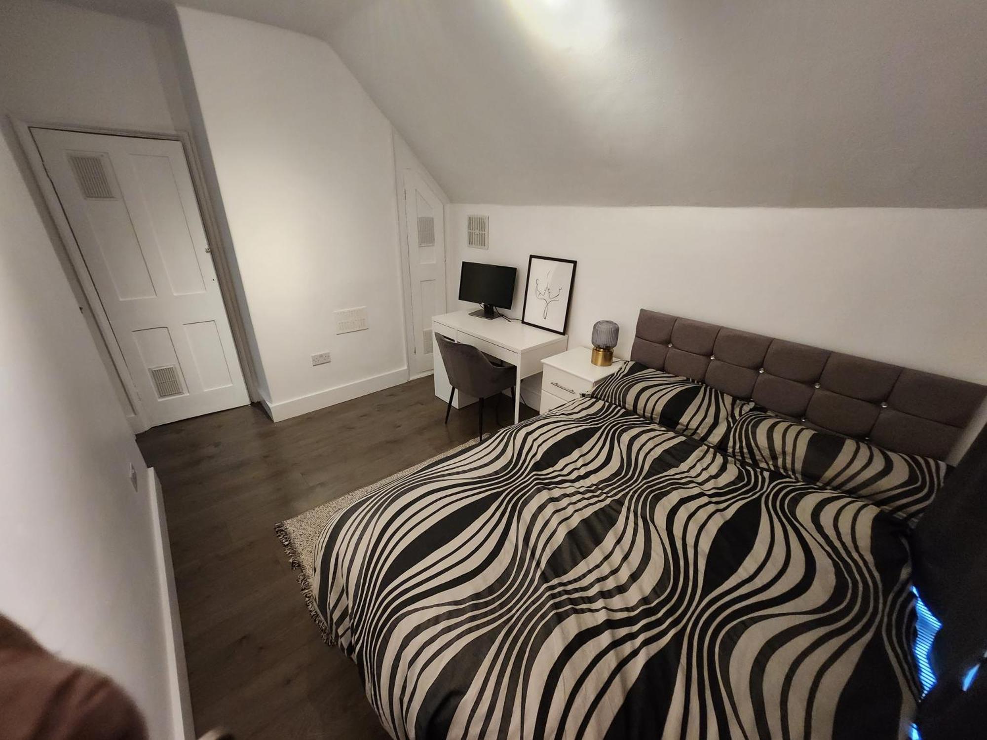 Flat With Work Station, Monitor, Smart Tv & Netflix Leilighet London Eksteriør bilde