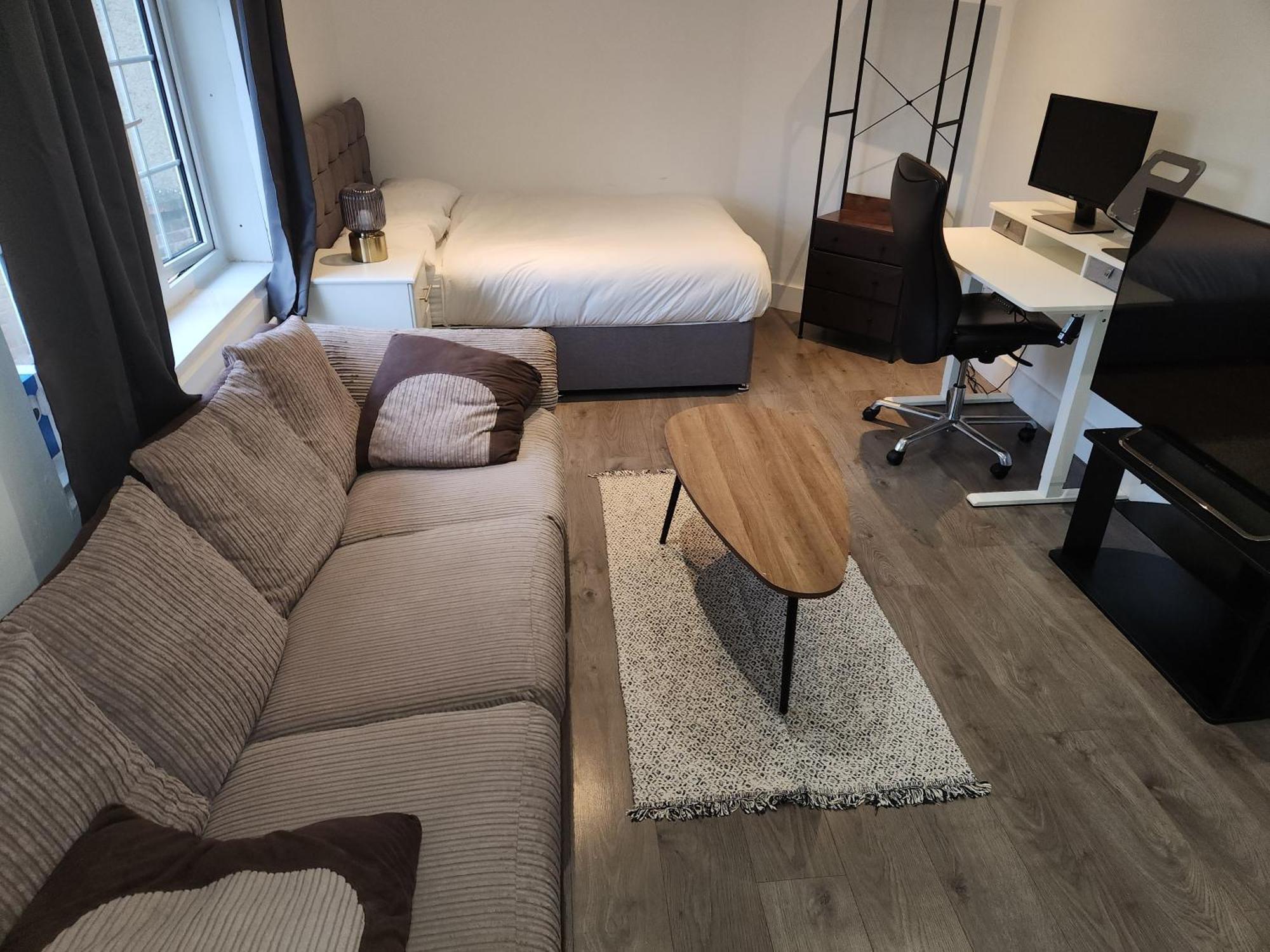 Flat With Work Station, Monitor, Smart Tv & Netflix Leilighet London Eksteriør bilde